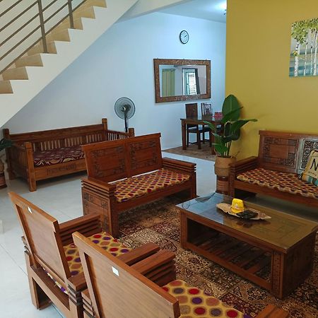 Kayu Cengal Homestay Seri Iskandar Extérieur photo